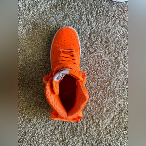 Neon orange NIKE AIR FORCE 1 HIGH LV8 (GS) "JUST DO IT" size 8 - Picture 6 of 16